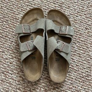 Men’s Birkenstock Sandals! Size 10, narrow. Lightly worn but great condition!